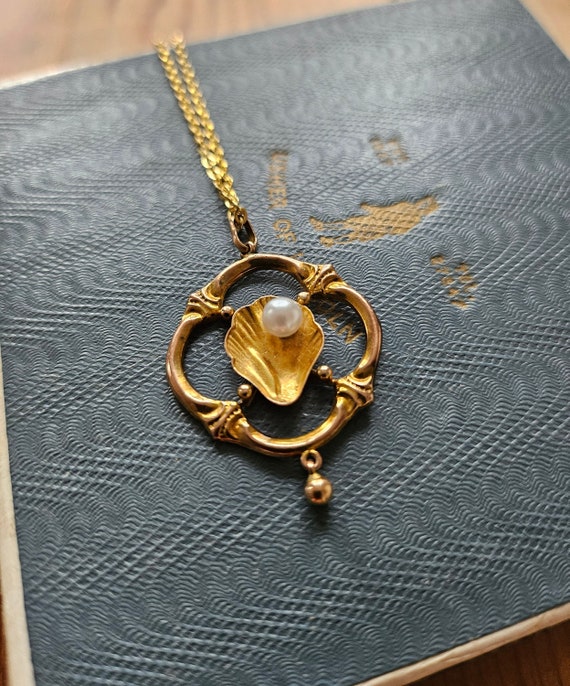 Art Nouveau vintage shell necklace 9ct gold pearl… - image 2