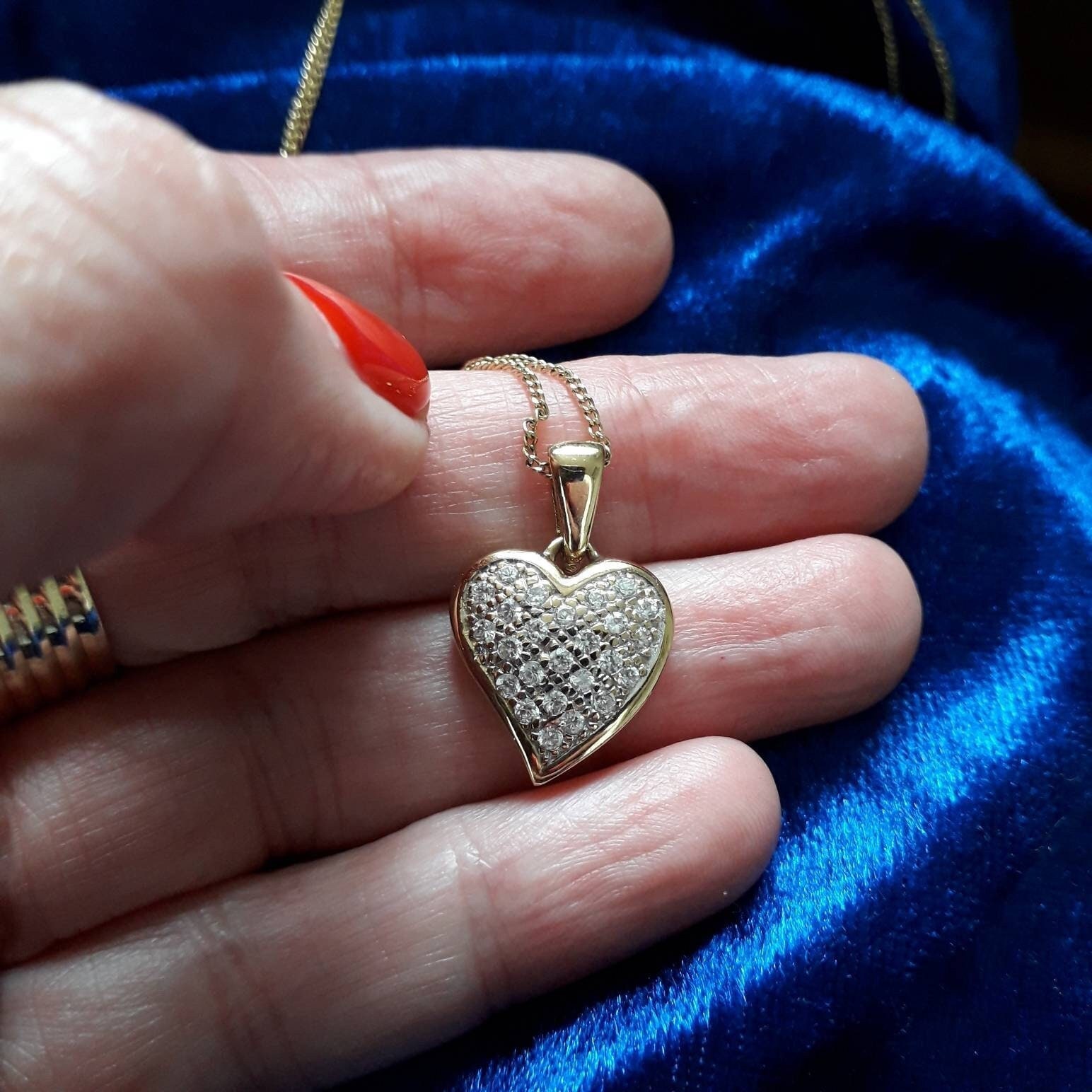 Beautiful 9ct Gold Witches Heart Charm 