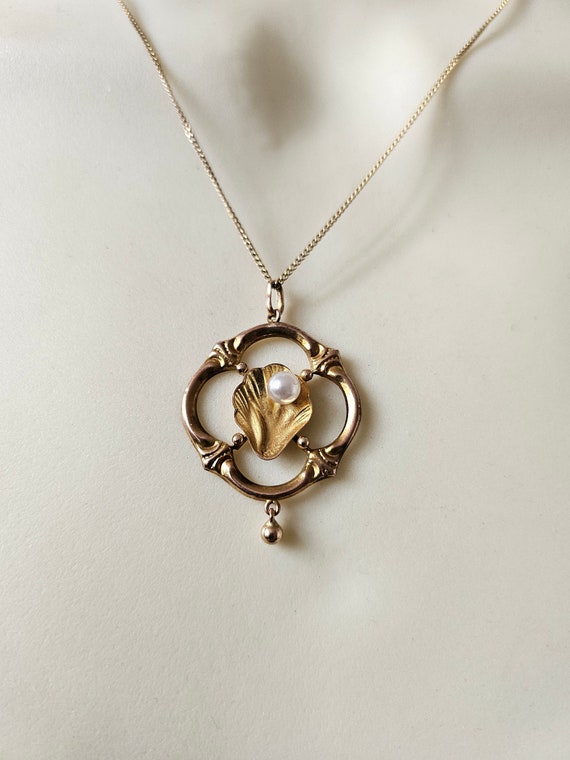 Art Nouveau vintage shell necklace 9ct gold pearl… - image 1