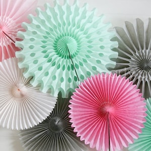 Paper Fans party decoration // weddings // birthdays