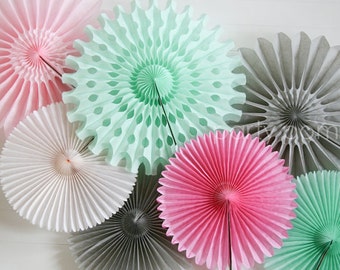 Paper Fans party decoration // weddings // birthdays