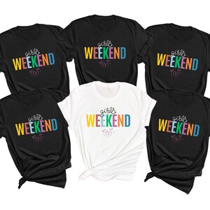 ガールズウィークエンドシャツ、ガールズトリップの記念品Tシャツ、バケーションマッチンググループTシャツ、レディースフレンズTシャツ