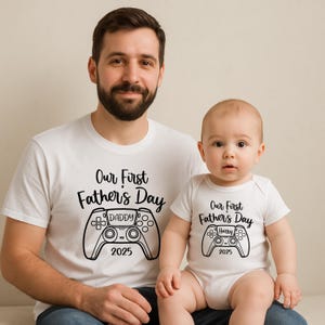 Nuestras primeras camisetas a juego para el Día del Padre: conjunto personalizado de camisetas gamer para papá y bebé, atuendo gamer para papá y bebé, regalo para el Día del Padre