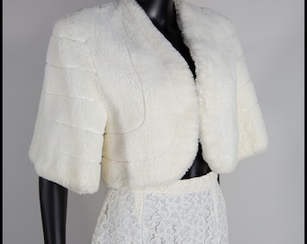 Original true vintage late 1940s faux fur cropped cape in ivory - Size Small Medium - Free Shipping Worldwide