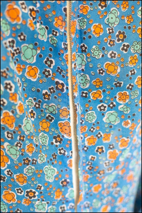 Original True Vintage 1970s Blue Floral Cotton Vo… - image 6