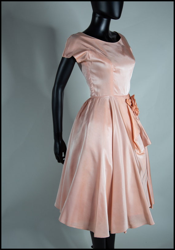 Original True Vintage 1950s Peach Draped Taffeta … - image 8