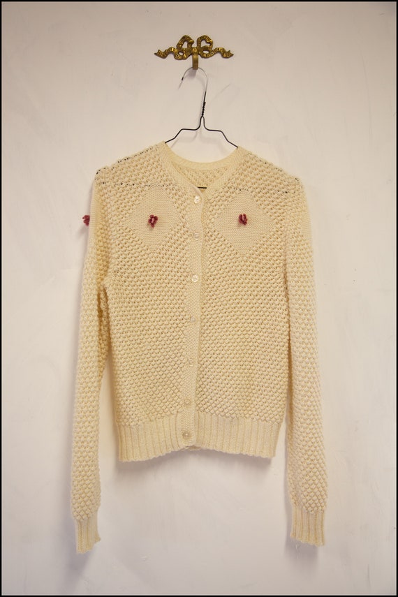 Original True Vintage 1970s Cream Hand Knit Rose … - image 3