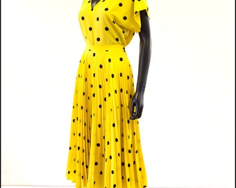 Vintage Yellow Polka Dot Pleated Skirt Top Dress Set - Size Small - Free Shipping Worldwide