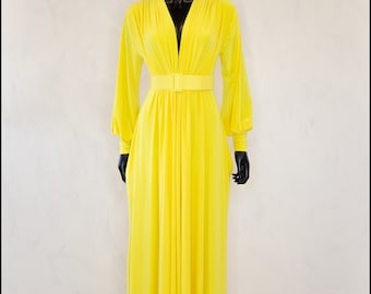 Robe Maxi Vamp en jersey jaune avec manches évêque par Alexandra King - Unique en son genre - Taille S/M - Livraison gratuite dans le monde entier