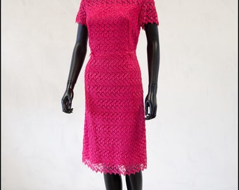 True Vintage 1960s Fuchsia Pink Lace Shift Wiggle Dress - Size Small Medium - Free Shipping Worldwide