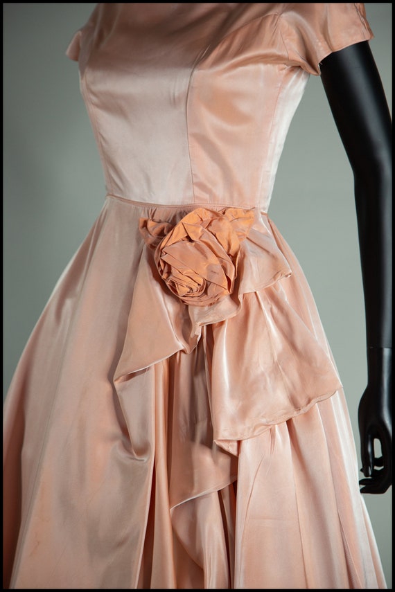 Original True Vintage 1950s Peach Draped Taffeta … - image 3