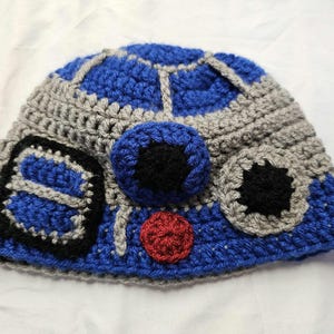 Crochet R2D2 hat for toddler