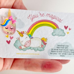 Amigo de bolsillo de unicornio, mini recuerdo de unicornio, lindo regalo de unicornio para ella, bolsa de regalo de organza incluida