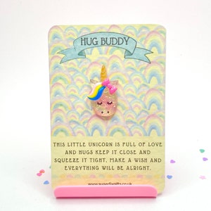 Amigo de bolsillo de unicornio, compañero, enviando un abrazo, obsequio simbólico, abrazo en una caja, tarjeta de ansiedad, tarjeta sentimental pensando en ti, bolsa de regalo gratis incluida