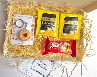 Brelok Jammie Dodger na Dzień Ojca, pudełko prezentowe, ciasteczka, herbata