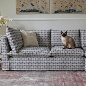 Retro geometrisk sektionssoffa | Blå och vit klädd L-formad soffa | Bekväm tygsits för vardagsrum och lägenhet