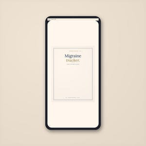 Może przedstawiać: Smartfon wyświetla cyfrowy dokument zatytułowany "Migraine tracker". Dokument ma minimalistyczny design z tytułem w kroju szeryfowym. Tło jest w kolorze miękkiego beżu, a tekst w kolorze ciemnego złota. Telefon ma czarną ramkę.
