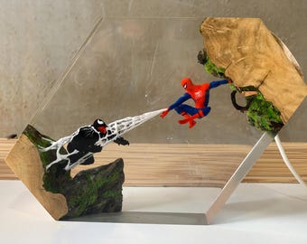 Spiderman vs Venom Resin Lamp: Handmade Wood & Epoxy LED Decor