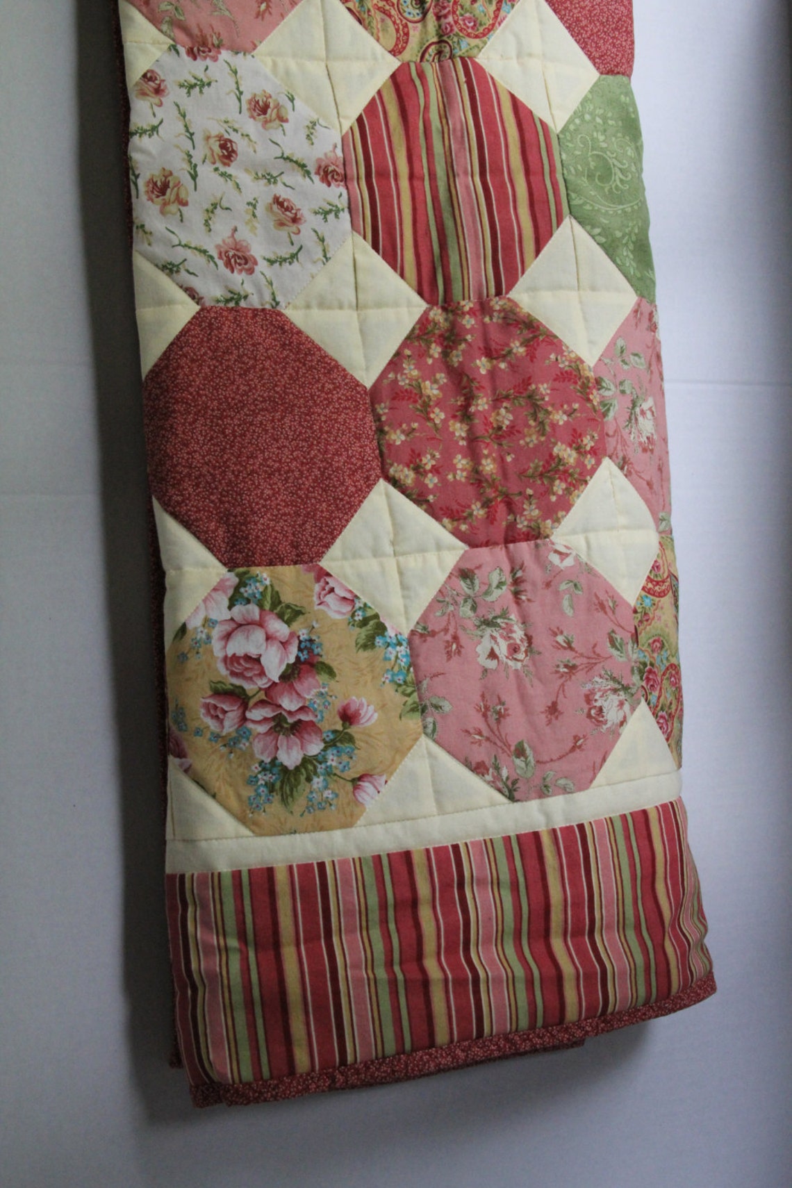 Vintage Style Baby Quilt/snowball Pattern Baby Quilt in Rose Etsy UK