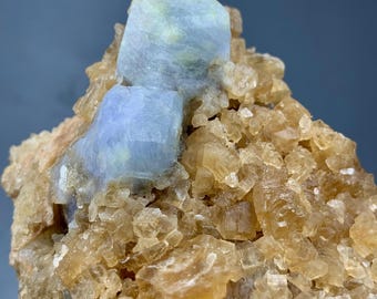 Natürlicher blauer Hackmanitkristall auf Matrix | UV-reaktives afghanisches Mineralienexemplar