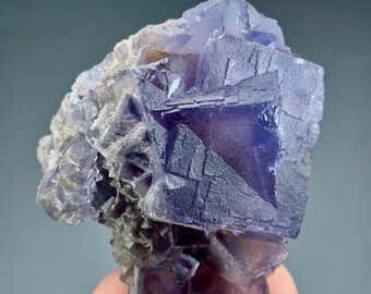 58g natürlicher kubischer lila Fluorit-Kristall aus Pakistan