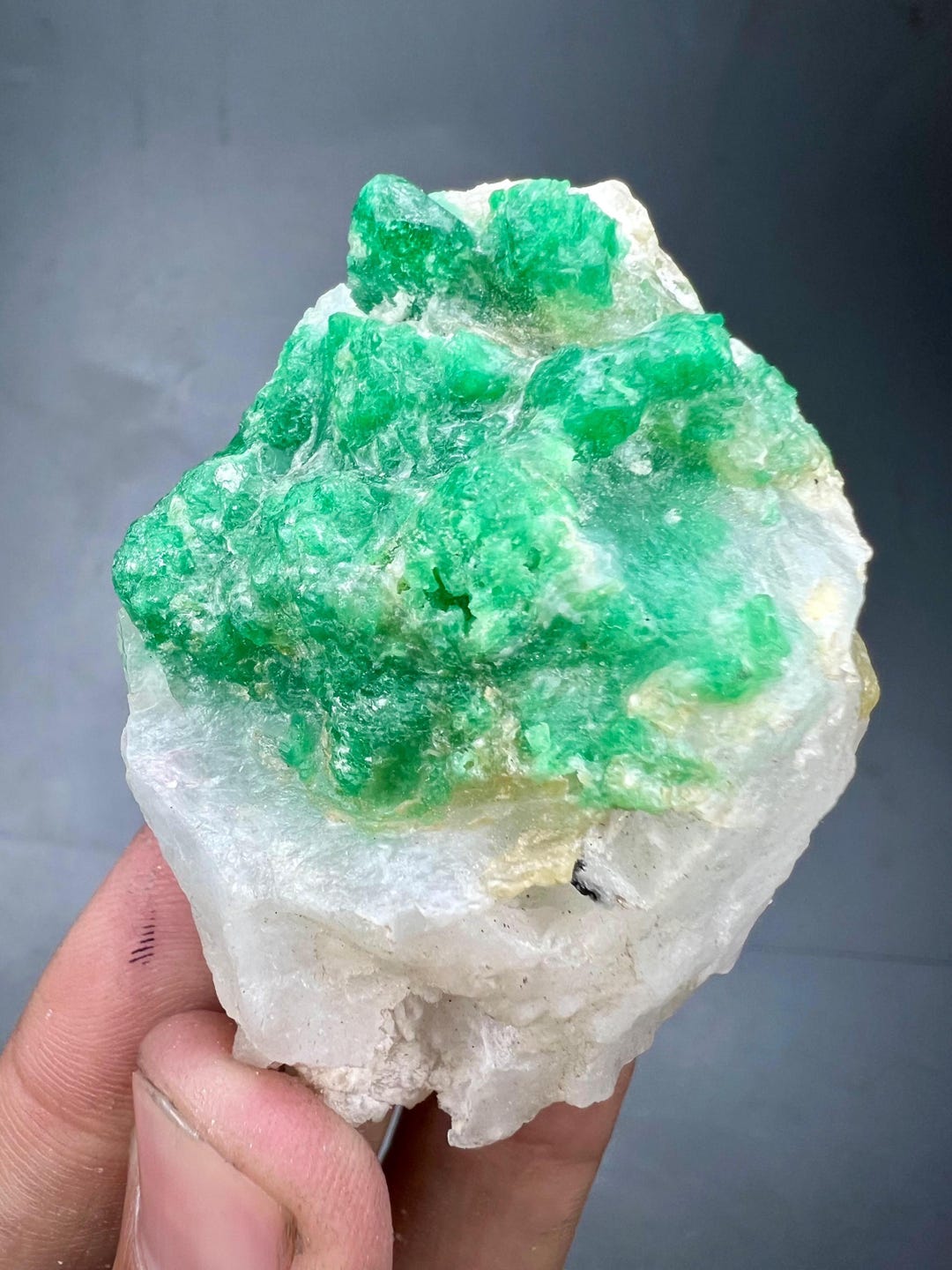 Natural Emerald Crystal on Albite Matrix From Pakistan | Green Beryl ...