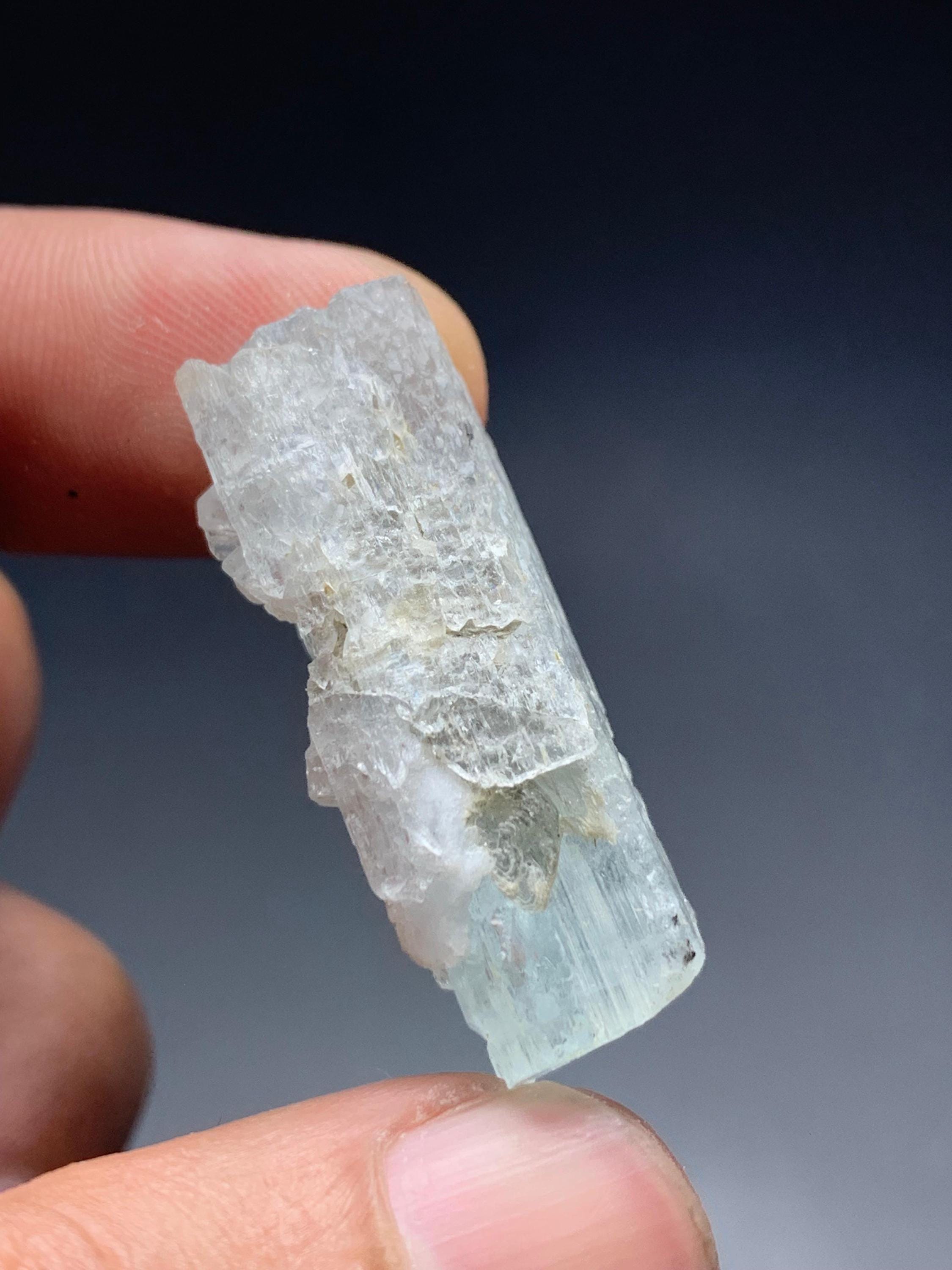 25カラットのアクアマリン結晶標本：パキスタン産原石 - Etsy 日本