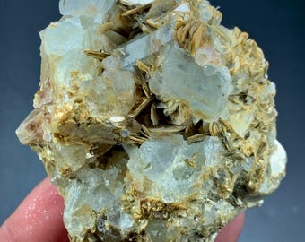 200g Aquamarine Crystal with Muscovite Matrix Specimen from Pakistan