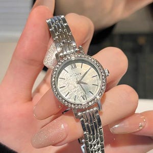 Women&#39;s wrist watch, elegant and classic round shape with crystals design, stainless steel strap, luxury fashion accessory,