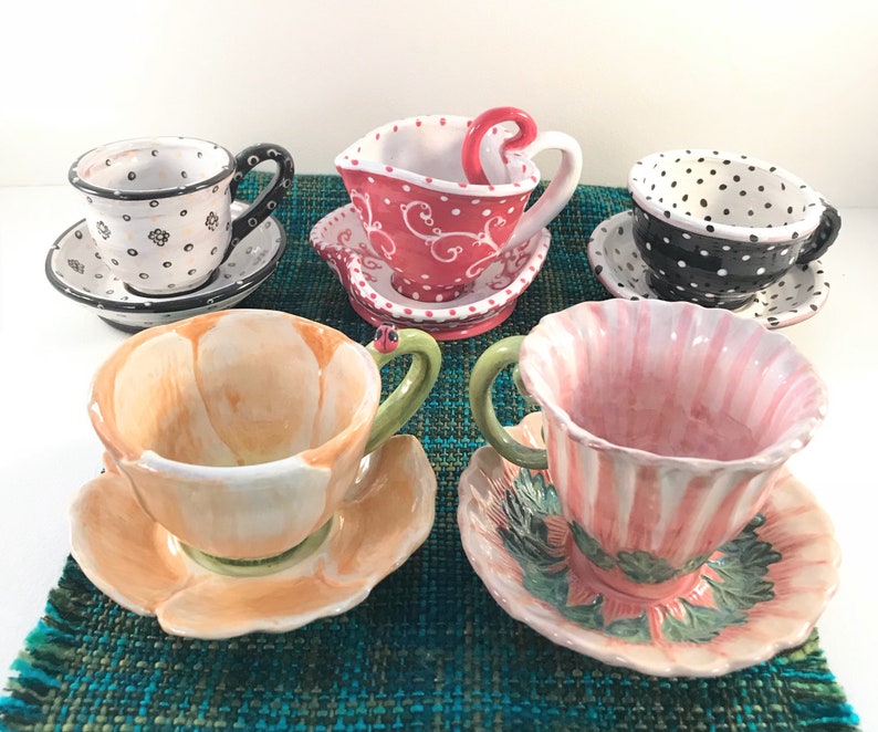 Espresso o taza de té y platillo. Un montón de Hearts demitasse preparado para ese romántico regalo sentimental. cerámica artística imagen 6
