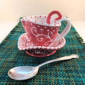 Espresso o taza de té y platillo. Un montón de Hearts demitasse preparado para ese romántico regalo sentimental. cerámica artística imagen 1