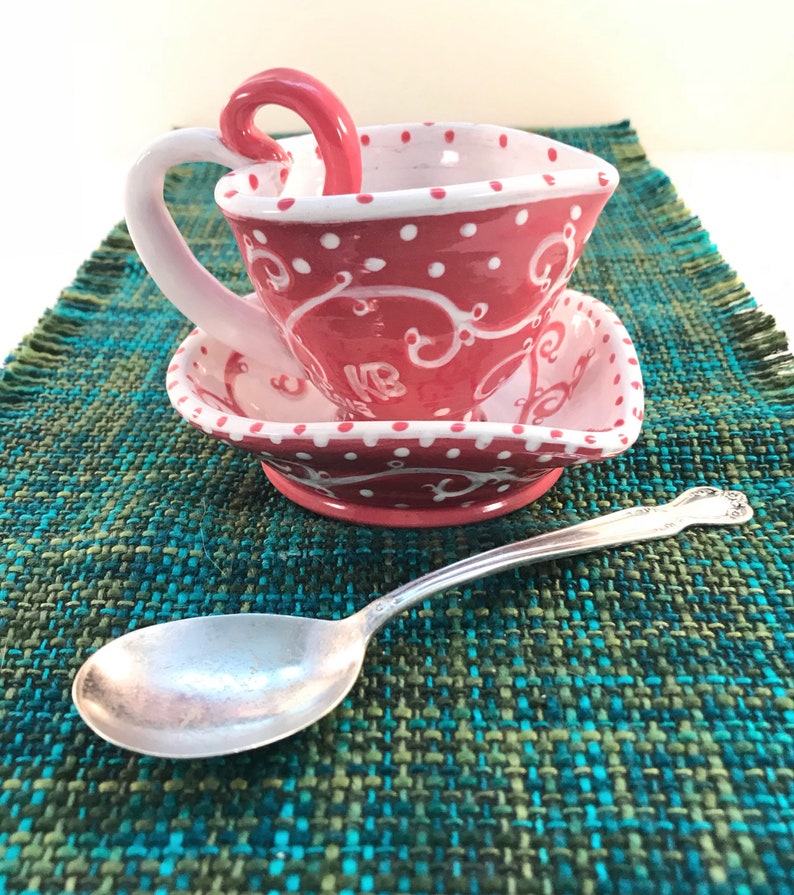 Espresso o taza de té y platillo. Un montón de Hearts demitasse preparado para ese romántico regalo sentimental. cerámica artística imagen 2