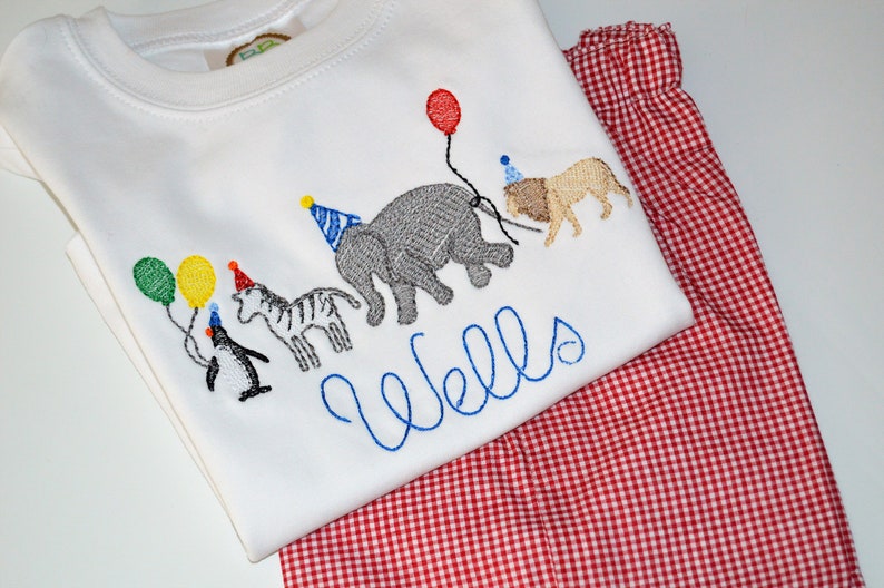 Personalized Boys Zoo Animal Birthday Parade Outfit or Shirt, Gingham Zoo Birthday Party Monogrammed Shirt zdjęcie 1