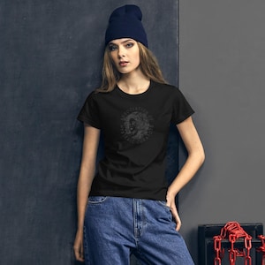 Women&#39;s short sleeve t-shirt