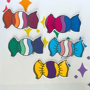 LGBTQ+ vlag ronde snoepstickers, elke Pride Flag beschikbaar, holografisch of transparant laminaat, schattige regenboogvlagstickers, Pride Month-stickers