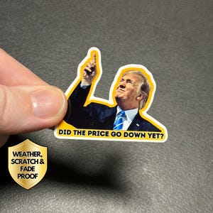 O preço já caiu? Adesivo Trump / Eu fiz isso Adesivo Trump | Adesivo de preço de inflação Trump, Adesivo de bomba de gasolina e produtos Trump