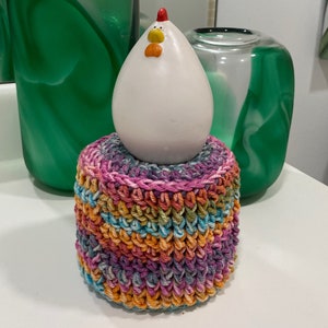 Copertina del rotolo di carta igienica con pollo, simpatico uovo di gallina, divertente arredamento per il bagno con pollo, animale da fattoria con scoppio arancione all'uncinetto