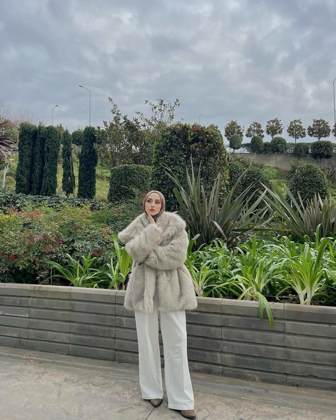 Premium Fluffy Luxury Faux Fur Coat | Long Sleeve | Loose Look Thicken ...