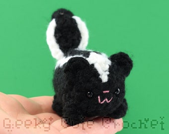 Skunk Yama Amigurumi Crochet Stuffed Plush Desk Toy