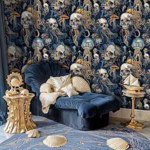 A creative bedroom comes alive with this wallpaper’s dramatic artistry. The detailed nautical gothic motifs—tentacled creatures and skulls—adorn the walls, inspiring imagination and adding an art gallery-like flair to the workspace.