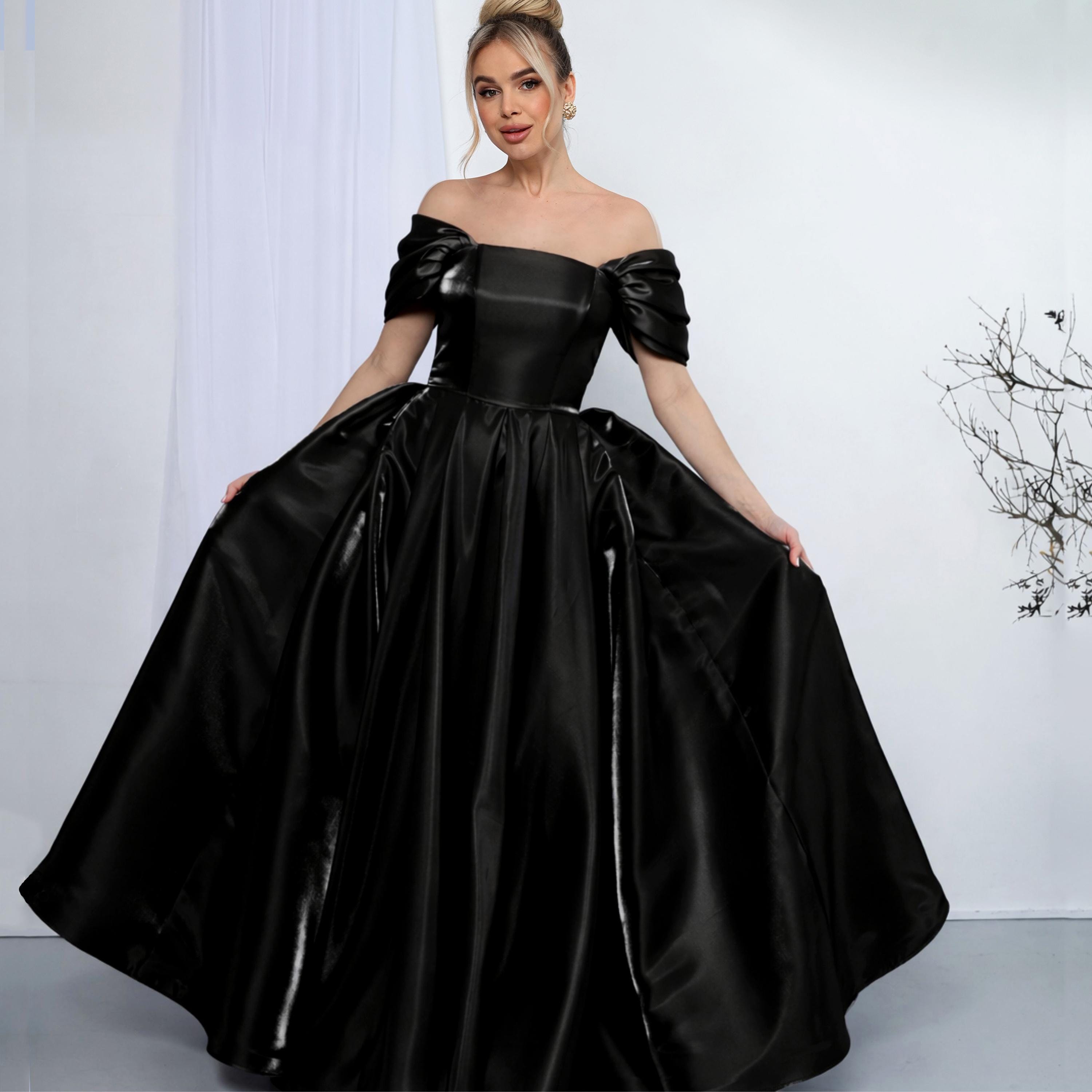 lace v neck dress Pretty V-neck Bell Sleeve Destination Bridal Gown Price:4 months CBH182104_DGR_S A 1940s Fashion History I adore couture tailoring