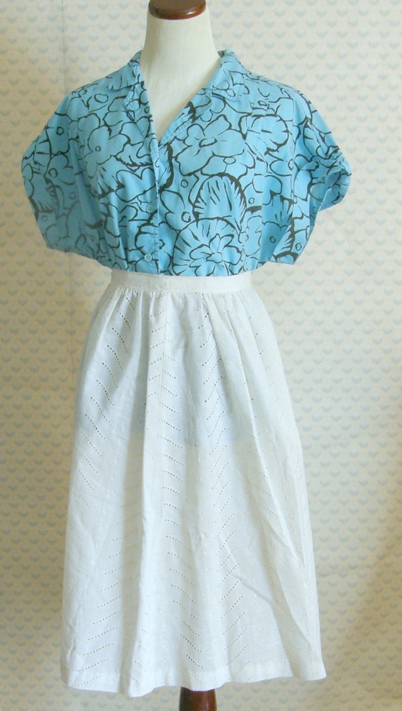 1970s off white cotton eyelet skirt