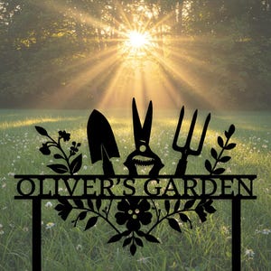Custom Garden Sign, Personalized gardener Yard Art, Outdoor horticulturist Decor, Gardener Gift for Mom, Flowers Custom Garden Stake