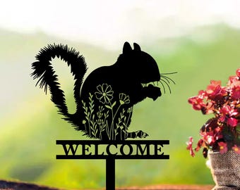 Personalisiertes Eichhörnchen Gartenstecker: Personalisiertes Willkommensschild aus Metall