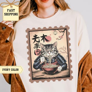 Funny Samurai Cat Ramen Shirt, Japanese Warrior Cat, Noodles lover, Vintage Anime Ramen Tee, Retro Japan Cat graphic T-shirt, foodie shirt