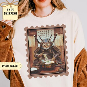 Funny Samurai Cat Ramen Shirt, Japanese Warrior Cat, Noodles lover, Vintage Anime Ramen Tee, Retro Japan Cat graphic T-shirt, foodie shirt