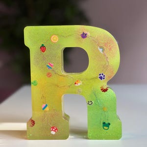 resina, epoxi, letra de epoxi, lámpara de letras, lámpara de noche, juego, juego de resina, juego colorido, juego especial, regalo especial, epoxi especial, epoxi colorido