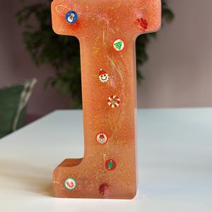 resina, epoxi, letra de epoxi, lámpara de letras, lámpara de noche, juego, juego de resina, juego colorido, juego especial, regalo especial, epoxi especial, epoxi colorido