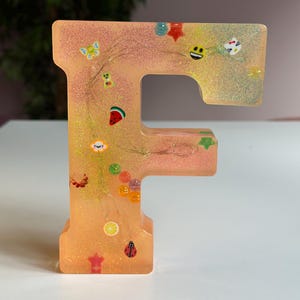 resina, epoxi, letra de epoxi, lámpara de letras, lámpara de noche, juego, juego de resina, juego colorido, juego especial, regalo especial, epoxi especial, epoxi colorido
