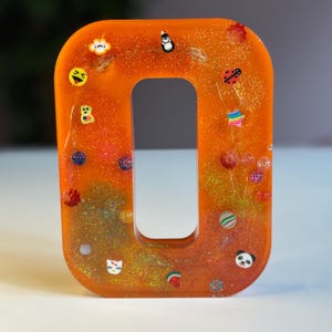 resina, epoxi, letra de epoxi, lámpara de letras, lámpara de noche, juego, juego de resina, juego colorido, juego especial, regalo especial, epoxi especial, epoxi colorido